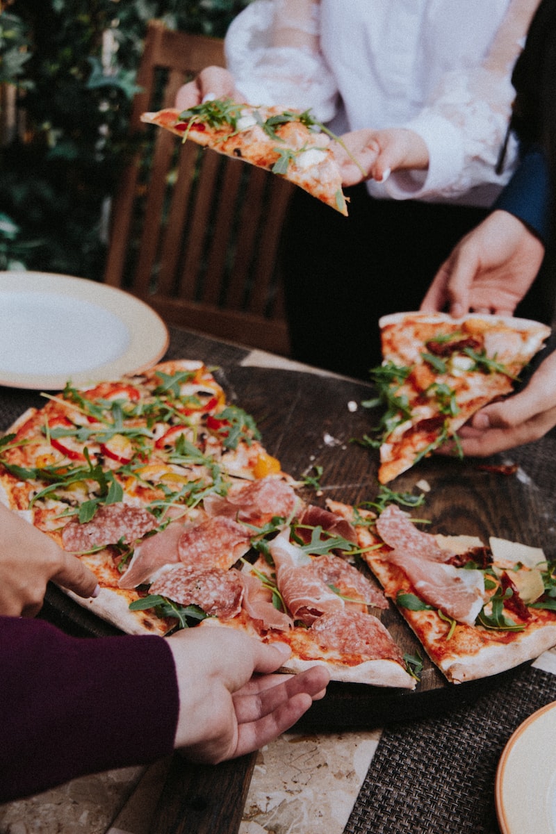 Pizza Keyfi: İçecek Eşleştirmeleri Pizza Keyfi: İçecek Eşleştirmeleri