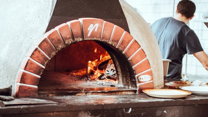 uploaded-image-pizza-keyfi-lezzetli-bir-italyan-tat-1697799806422