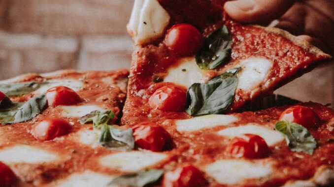 uploaded-image-pizza-tariflerinde-denemeler-ve-yaraticilik-1697799851442