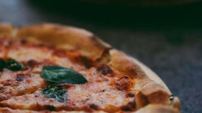 uploaded-image-pizza-tariflerinde-sebzelerin-rolu-1697799828317