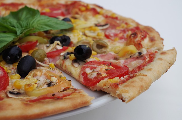 En Güzel Peynirli Pizza Tarifleri En Güzel Peynirli Pizza Tarifleri